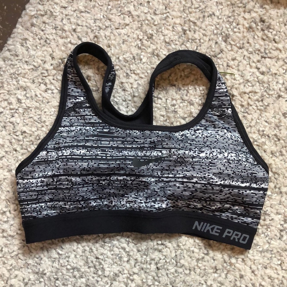 Nike Pro Sports Bra in Size Small with Padding